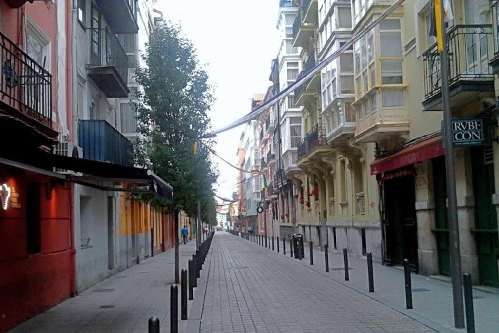 Apto. Central - Newly Refurbished! سانتاندر المظهر الخارجي الصورة
